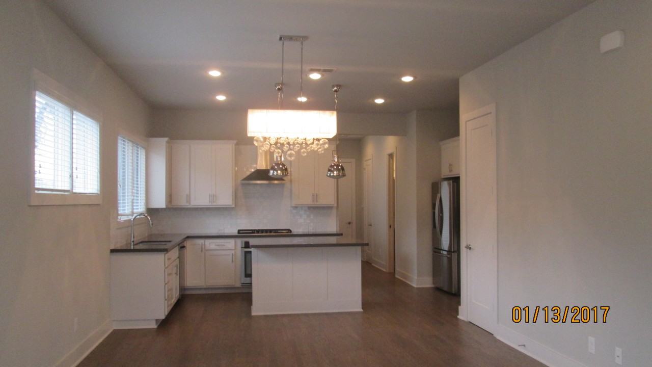 326 Wimberly St - Photo 3 of 17