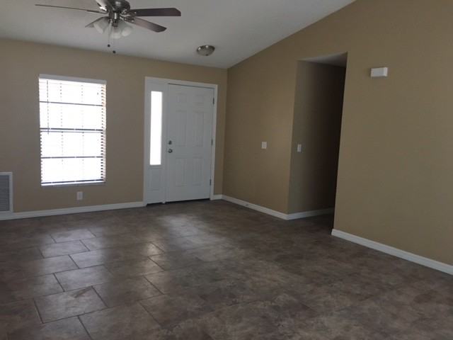 1718 Ayshire Dr - Photo 3 of 29