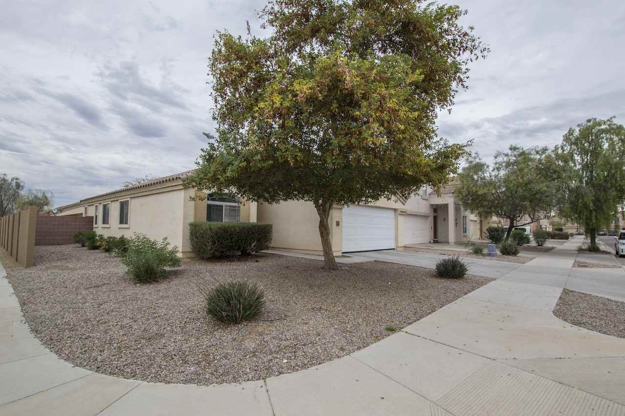 3146 W Huntington Dr - Photo 3 of 11