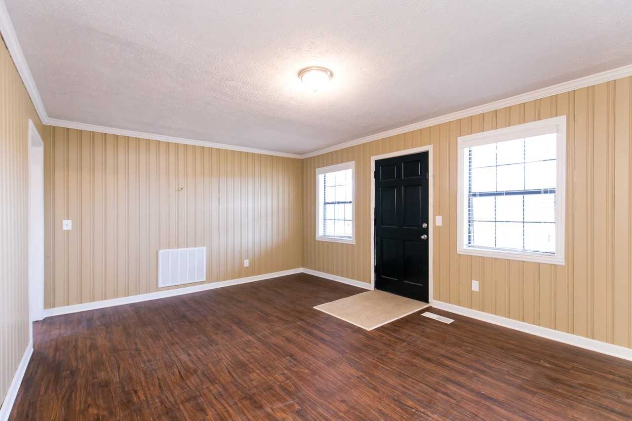 2670 Mooney Rd - Photo 2 of 35