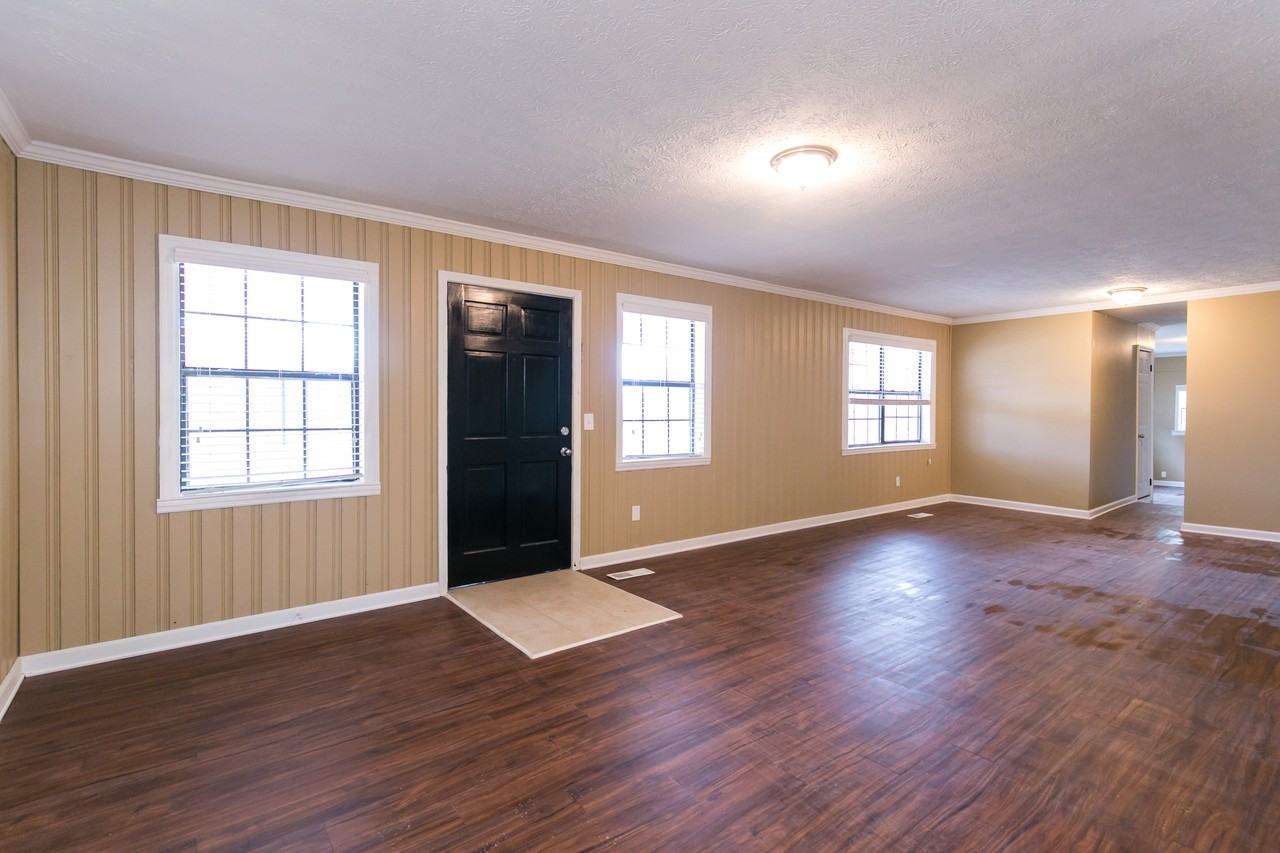 2670 Mooney Rd - Photo 3 of 35