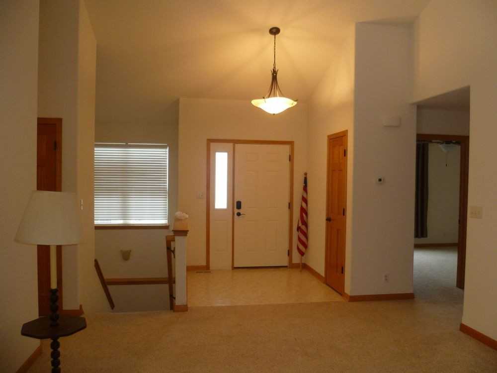 1422 Mamerow Ln W - Photo 3 of 15