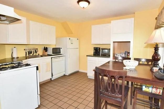 2108 E Fairmount Ave. - Photo 3 of 11