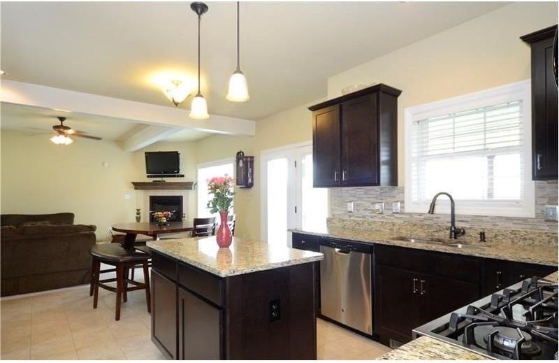 233-201 Dupont Dr - Photo 3 of 25