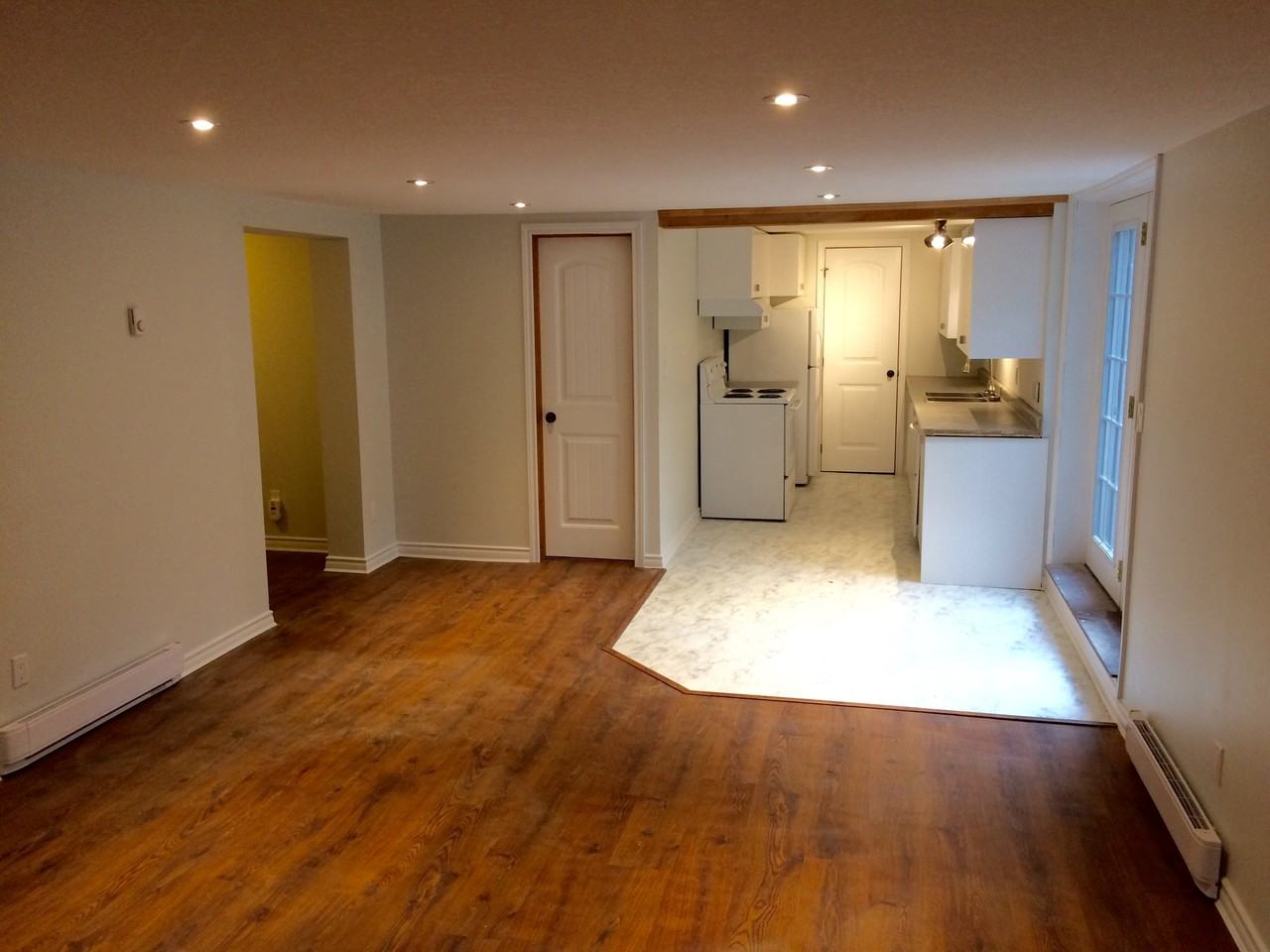 106 Eccles Street North - Photo 2 of 10