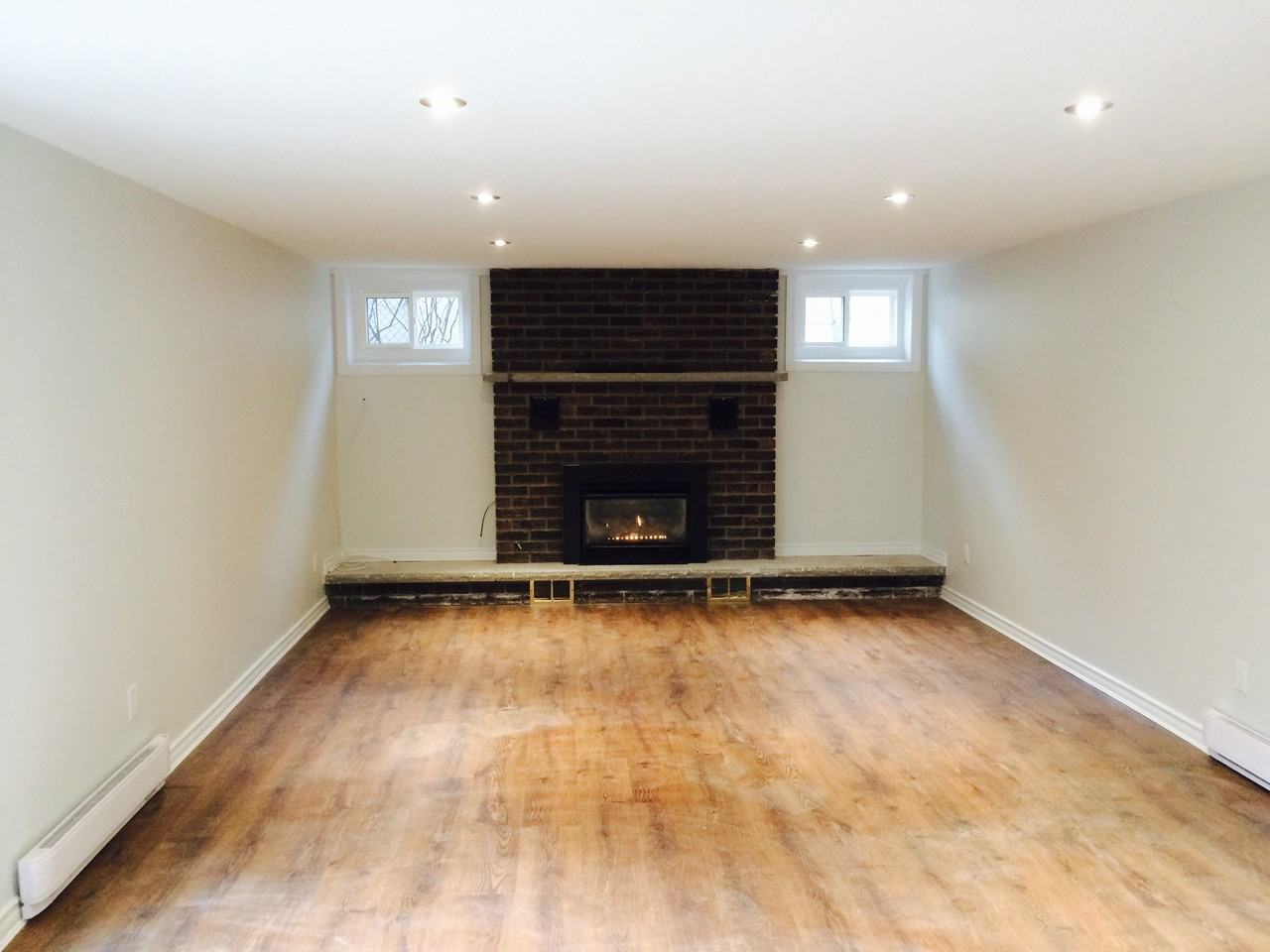 106 Eccles Street North - Photo 3 of 10