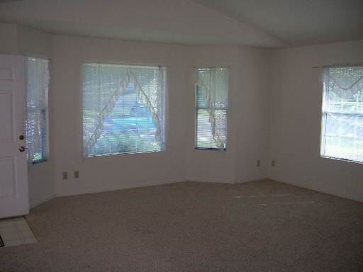 246 Stonybrook Dr - Photo 2 of 12