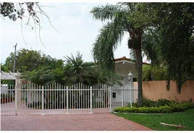 230 Cranwood Dr - Photo 2 of 8