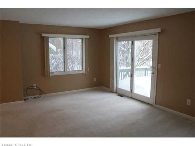 1014 Sandstone Dr - Photo 3 of 11