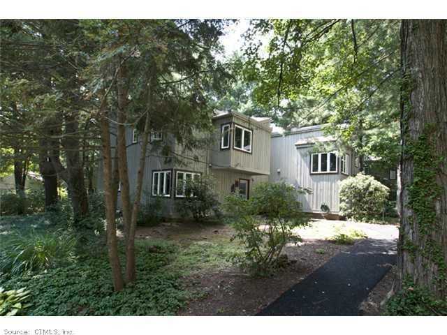 6 Lyle Ct - Photo 2 of 12