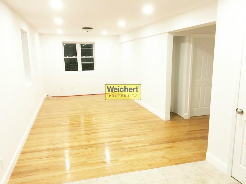 2234 Hering Ave #2B - Photo 2 of 8