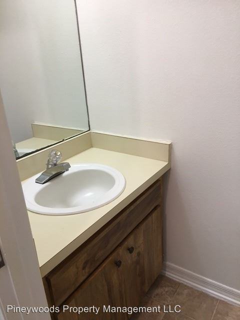 16671 Brigadoon Dr - Photo 3 of 10