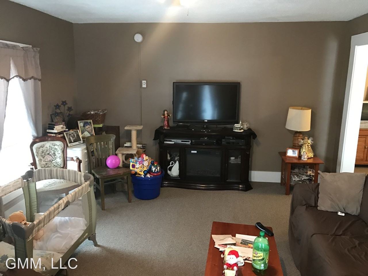 208 Bridge St - Photo 2 of 11