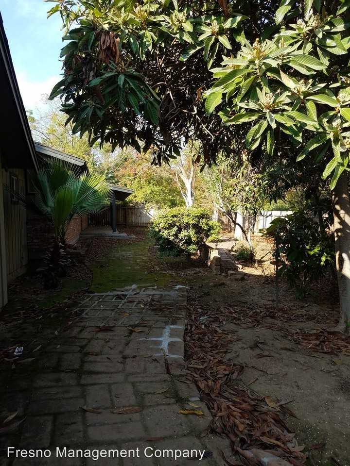 4949 N Glenn Ave - Photo 2 of 21