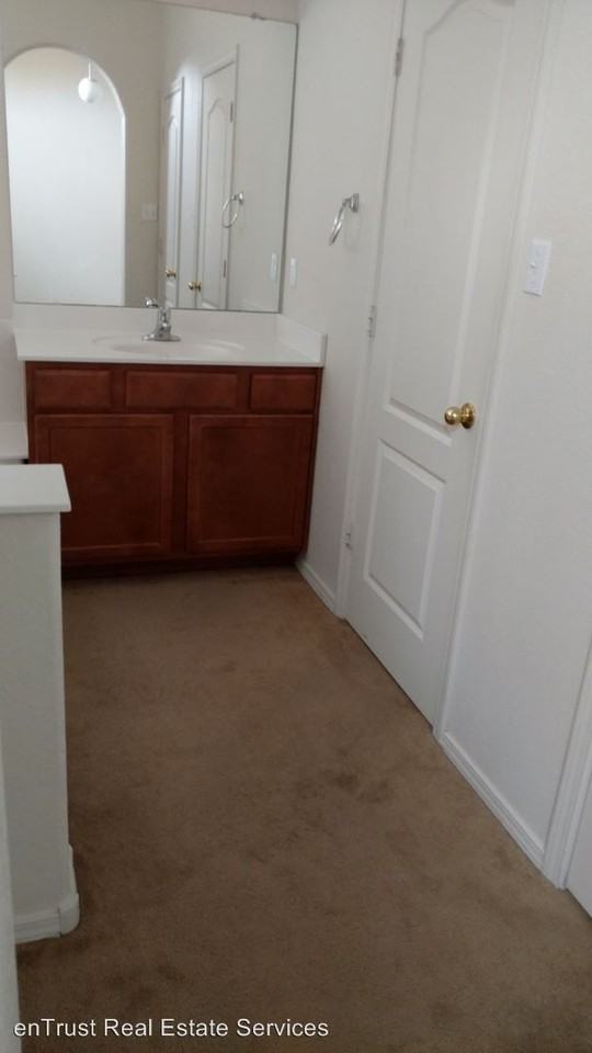 500-598 Soothing Meadows Dr - Photo 3 of 9