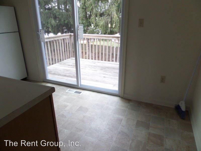 3919 Eastgate Dr - Photo 3 of 10