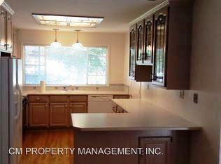 1043 Rawlings Dr - Photo 2 of 11