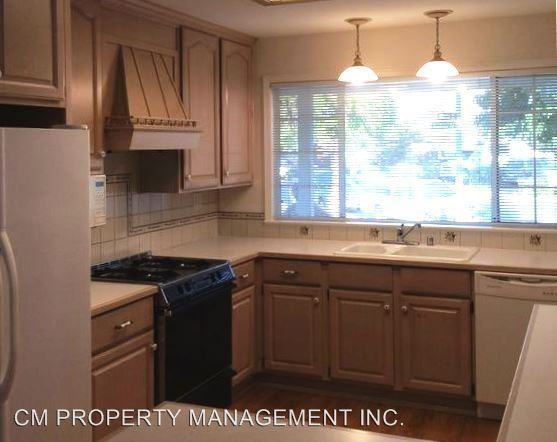 1043 Rawlings Dr - Photo 3 of 11