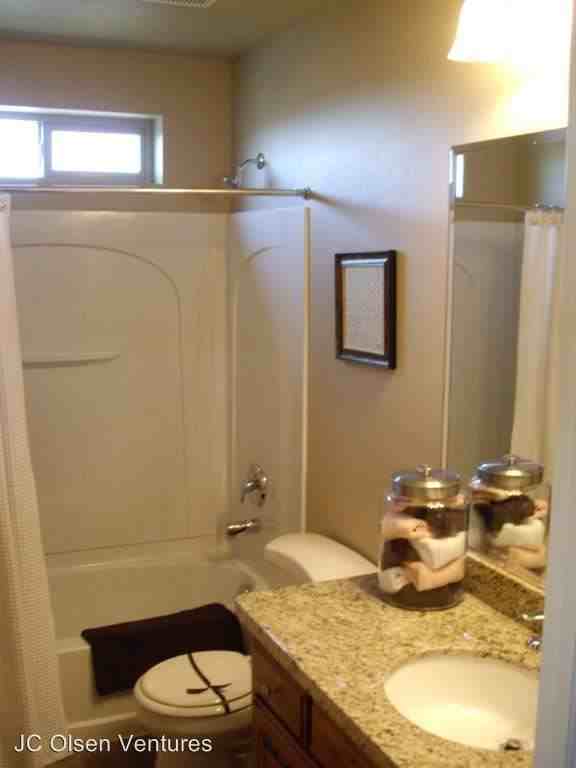 657 Lebon Cir - Photo 3 of 5