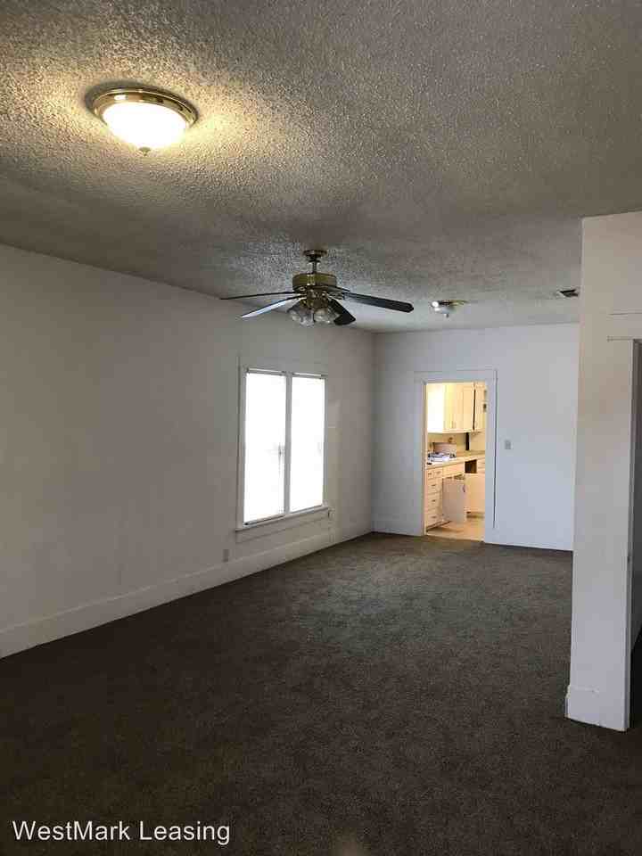 640 S 10th St - Photo 3 of 8
