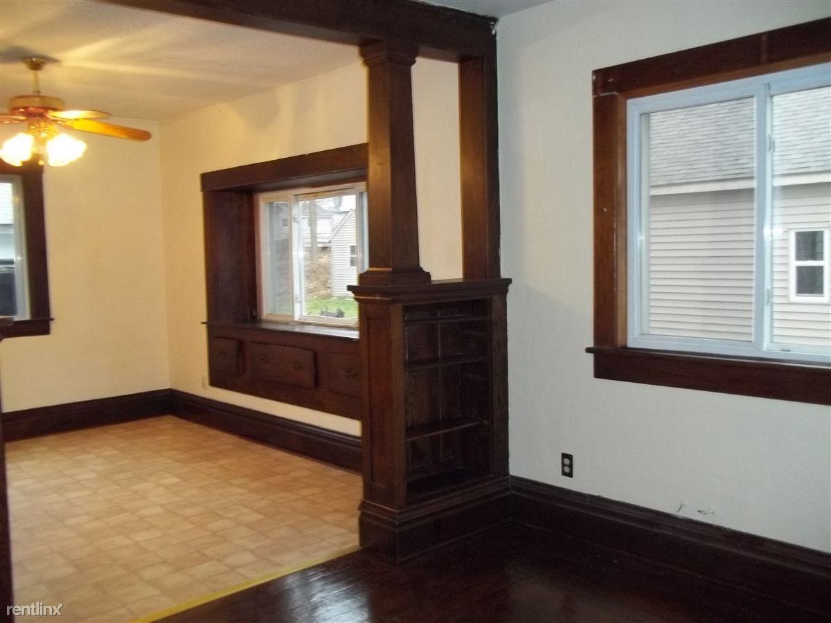 1023 Bement St - Photo 3 of 9