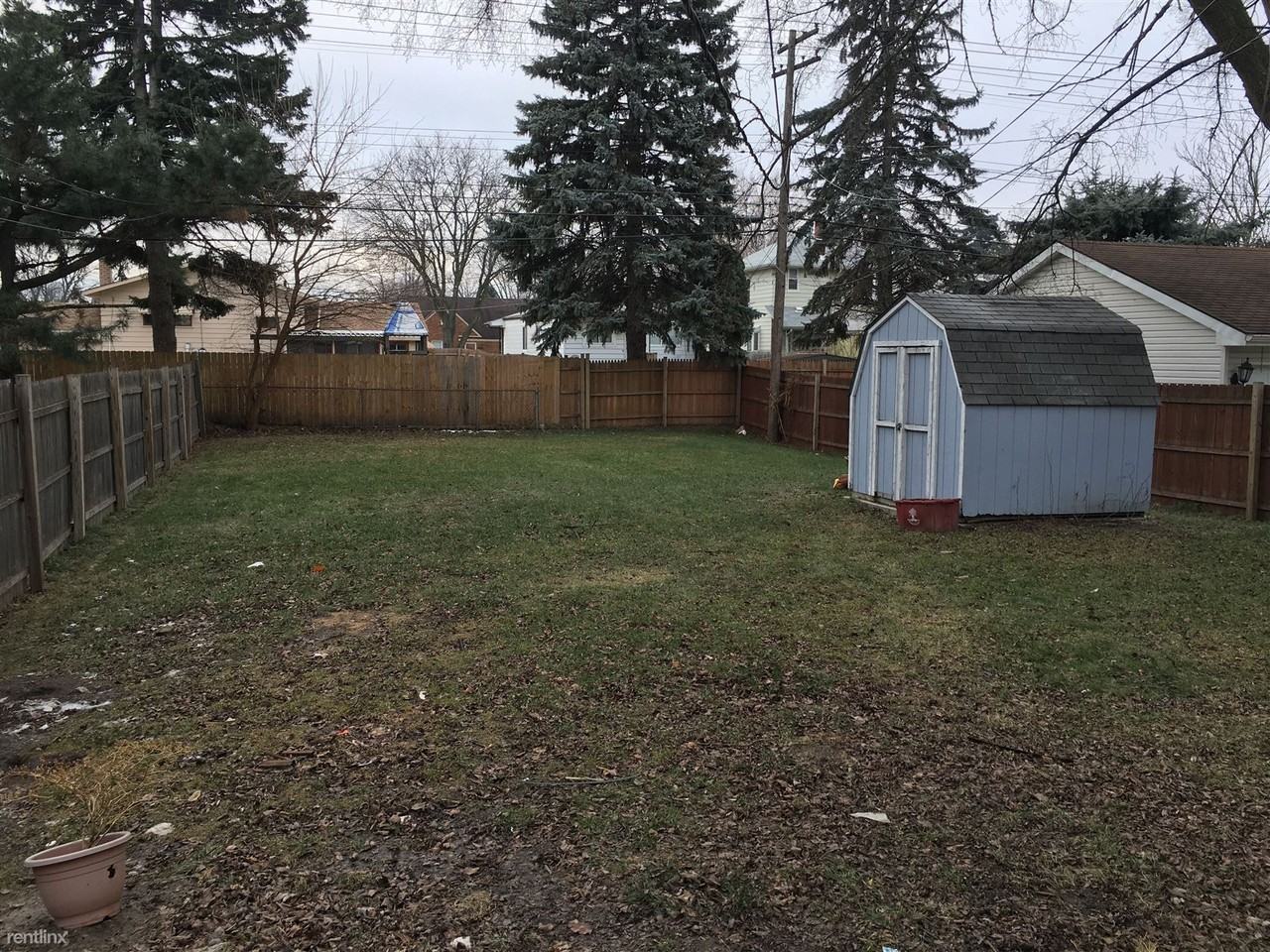 8416 Central St - Photo 2 of 10