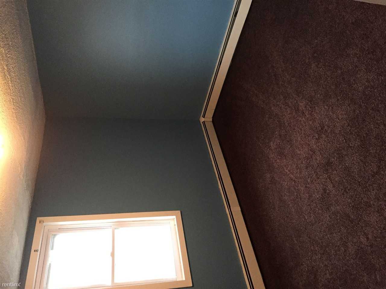 140 W South St - Photo 2 of 6