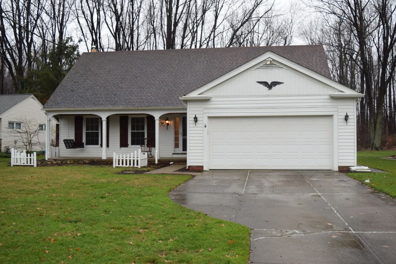 448 Bates Dr - Photo 2 of 29