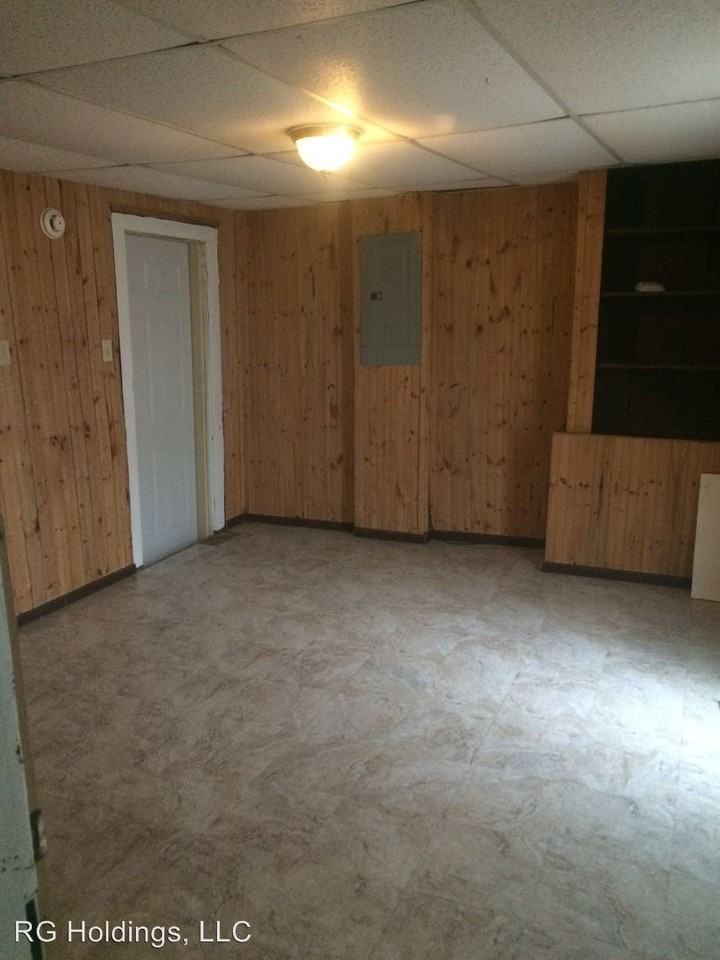437 2nd Ave S - Photo 2 of 11