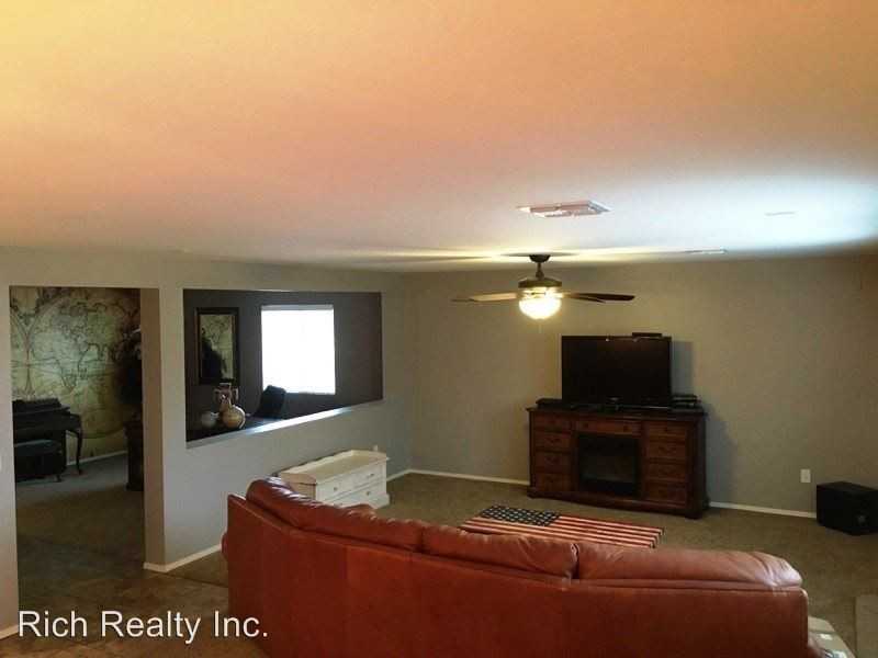 725 S Courts Redford Dr - Photo 2 of 6