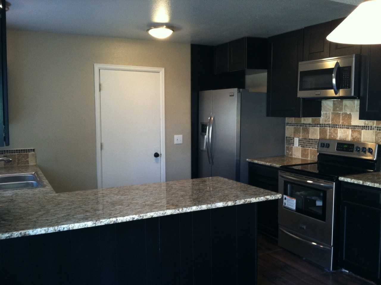 1786 S Waco Ct - Photo 3 of 12