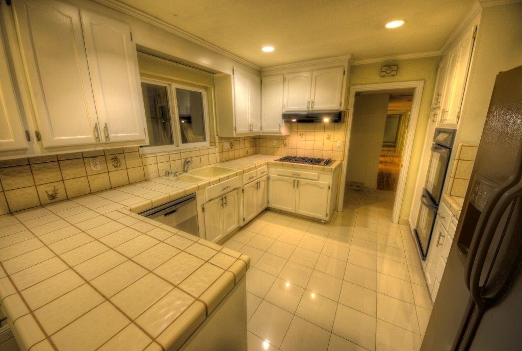 19770 Lanark Ln - Photo 3 of 18