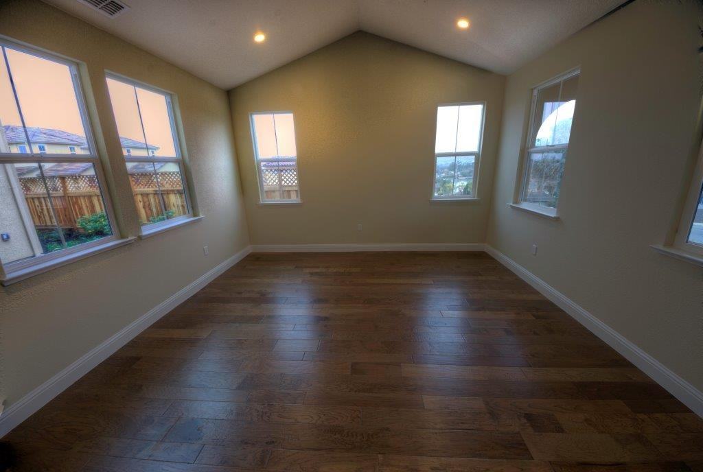 4063 Cadwallader Ave - Photo 3 of 22