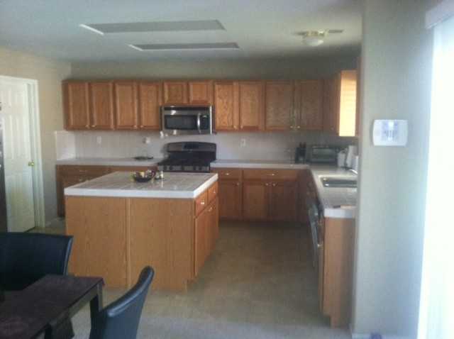 10708 Grand Prairie Dr - Photo 2 of 6