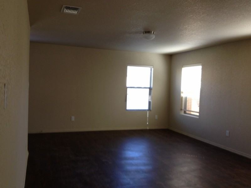 7003 Heathers Way - Photo 2 of 7