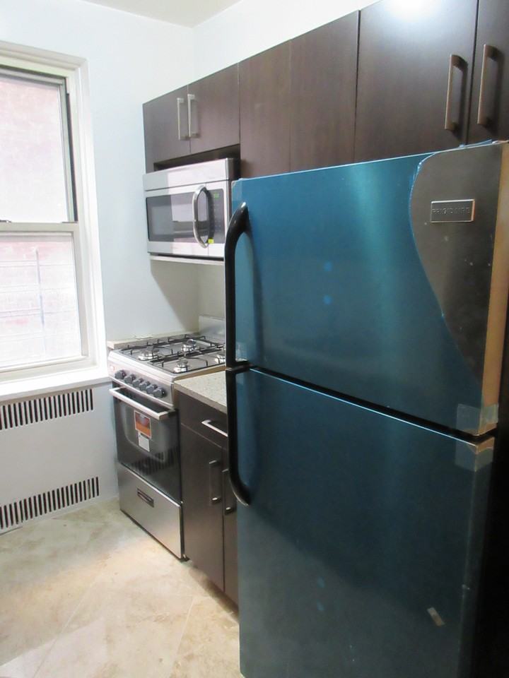 4395 Broadway - Photo 3 of 12