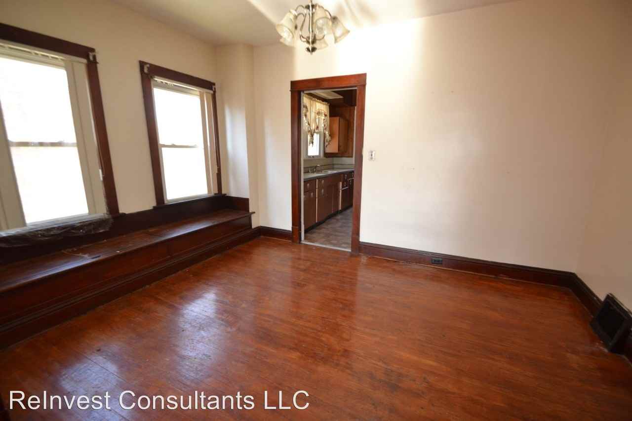 3838 Kirkup Ave - Photo 3 of 15