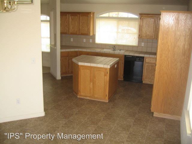 15892 W Sunset Ave - Photo 2 of 19