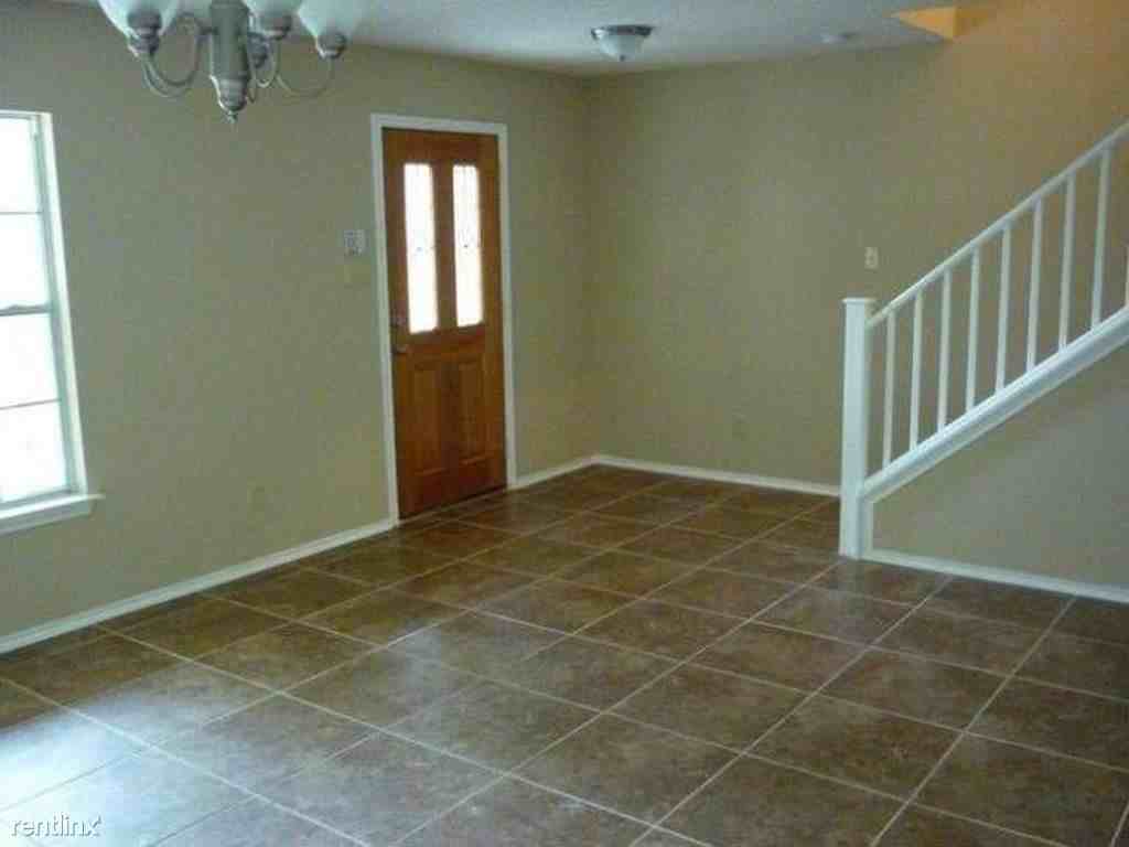 2418 Village Pkwy - Photo 3 of 9