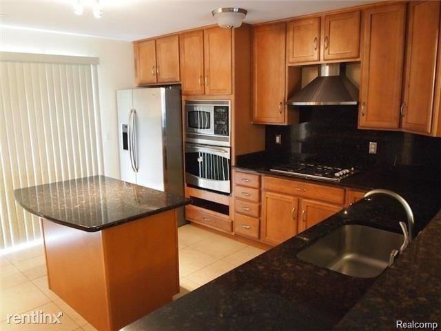 28431 Carlton Way Dr - Photo 2 of 2