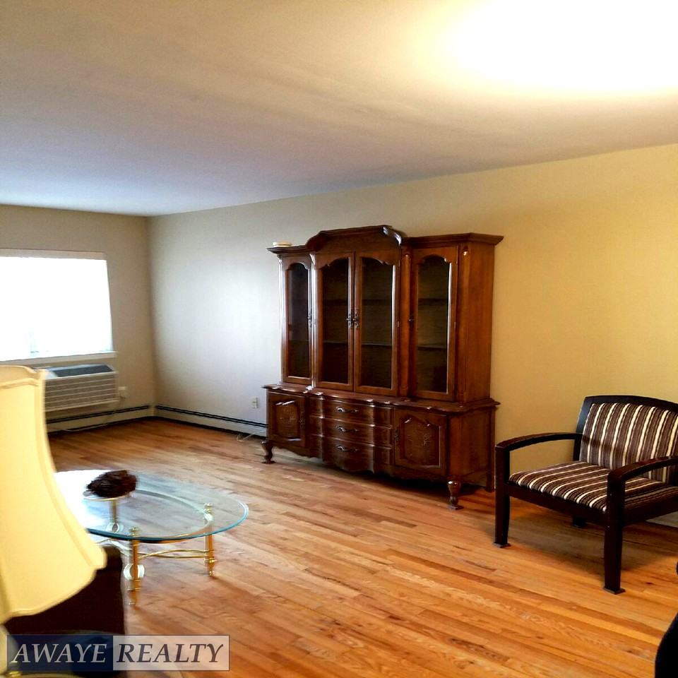 1124 67th Street - Photo 2 of 8