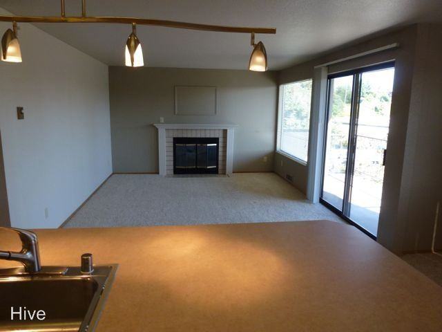 7201 6th Ave NE - Photo 2 of 4