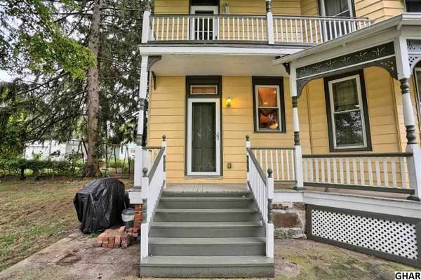 326 Front St - Photo 3 of 14