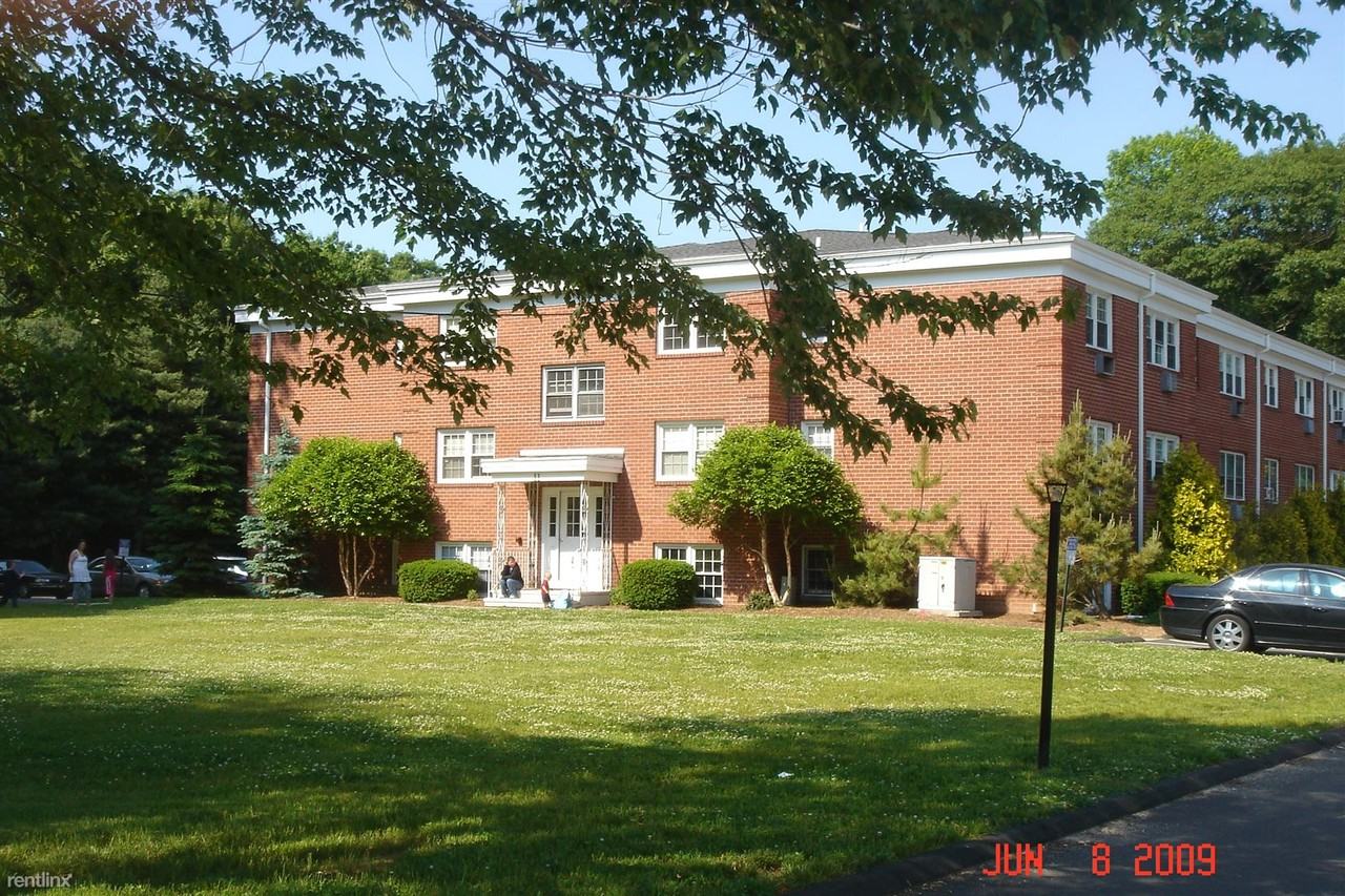 7 Mill Plain Rd, Branford, CT 06405 2 Bedroom Apartment for 1,095