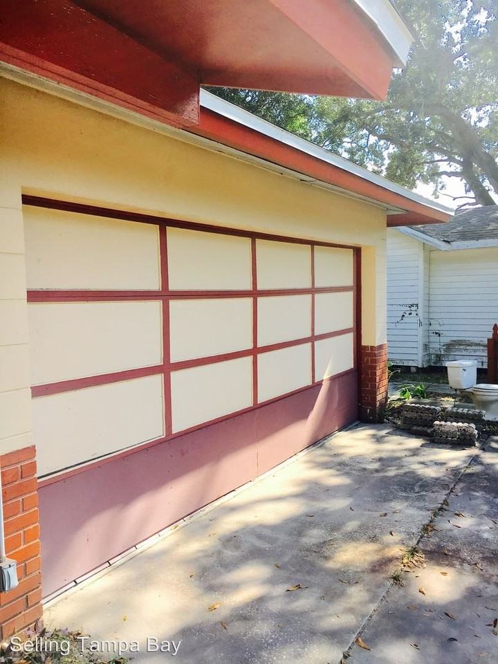 2434 28th St S - Photo 2 of 12