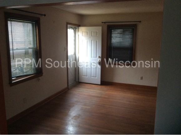 5726 N 27th St - Photo 3 of 16