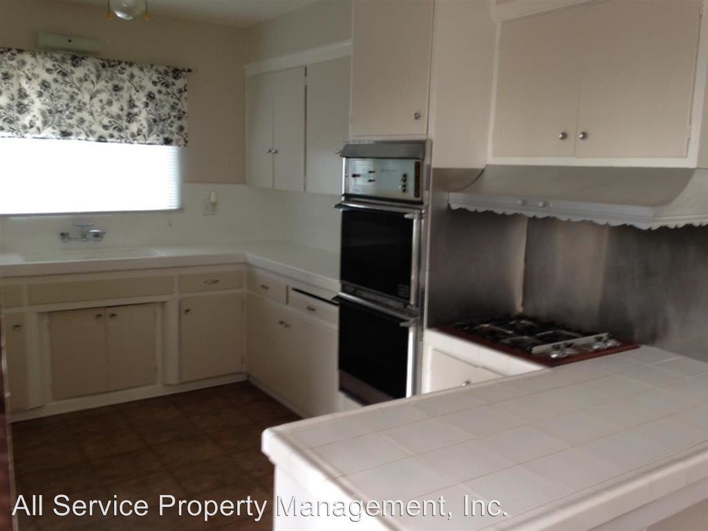 4770 Imperial Ave - Photo 3 of 5