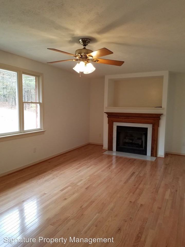 3741 Robinson Rd - Photo 3 of 13