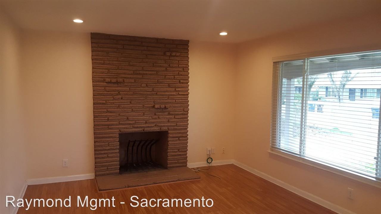 3347 Polaris Dr - Photo 3 of 19