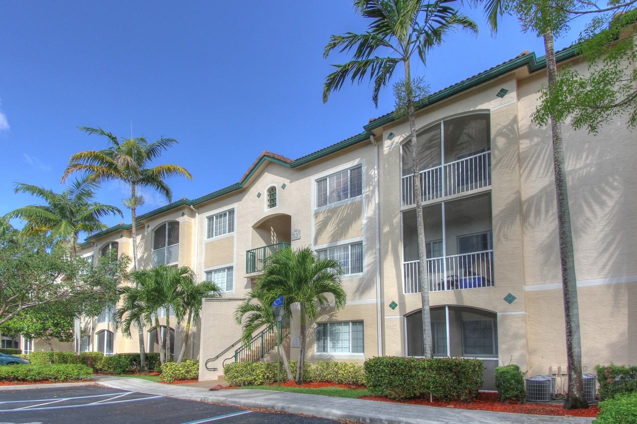 7400 Northwest 4th Street, Plantation, FL 33317 2 Bedroom Apartment for